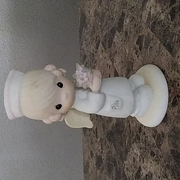 Precios moment nurse - Picture 1 of 3